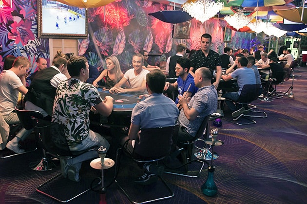 Модельный покер в «Бар 007»